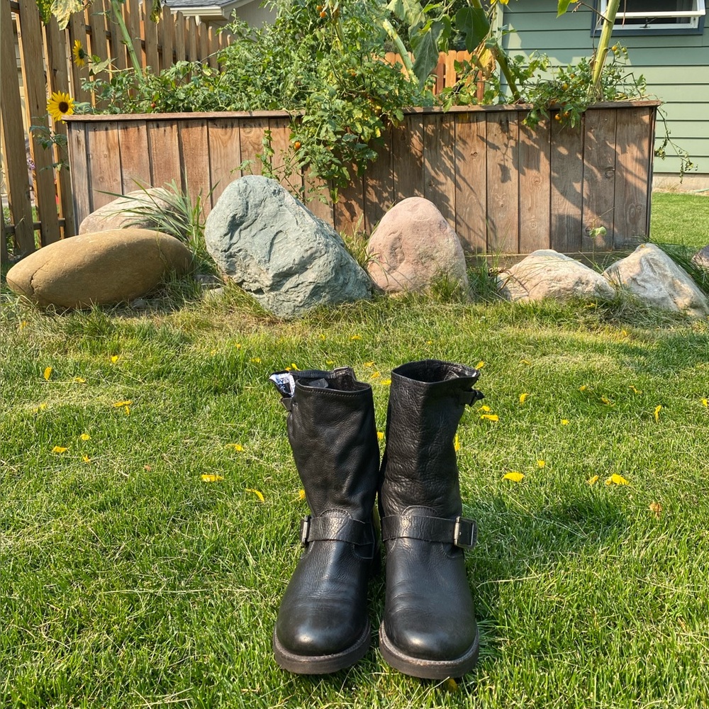 FRYE boots. Black Size 9.5.